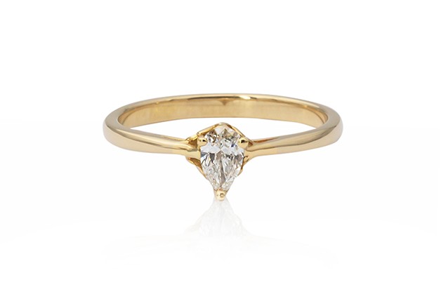 yellow gold pear cut diamond ring
