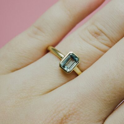 9K Emerald Cut Green Quartz Dress Ring - Image 2
