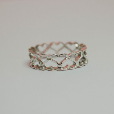 18K White Gold Double Heart Dress Ring - Image 2