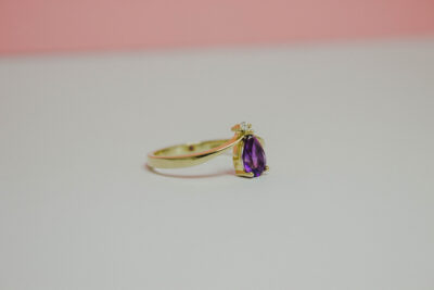 9CT yellow gold, pear shaped amethyst dress ring - Image 2
