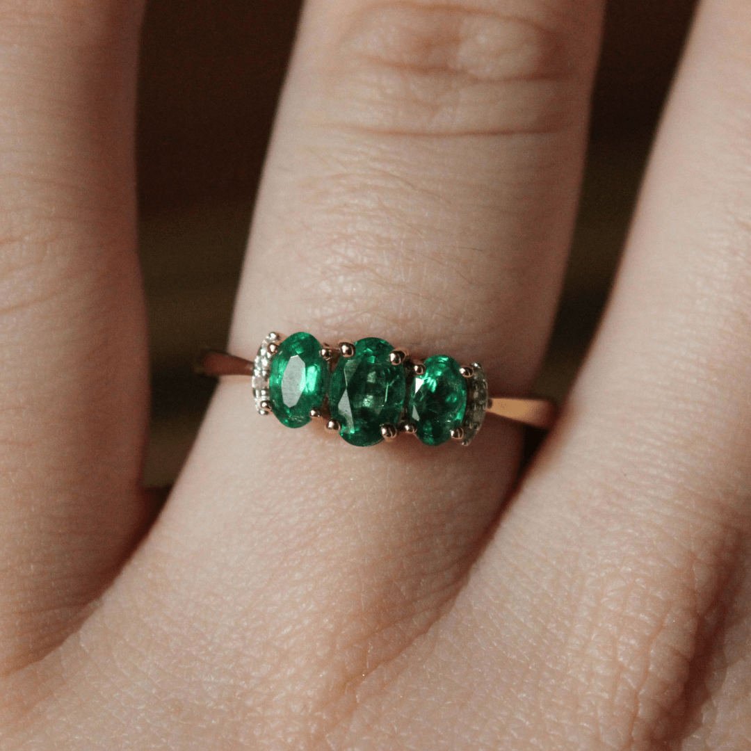 emerald-gold-ring