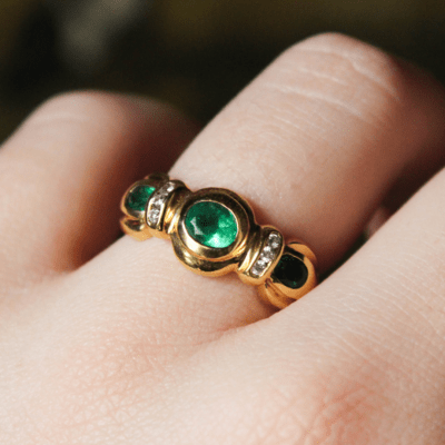 emerald-diamond-ring