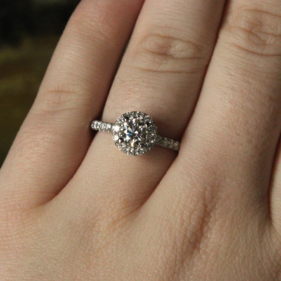 18K White Gold Halo Diamond Ring - Image 2